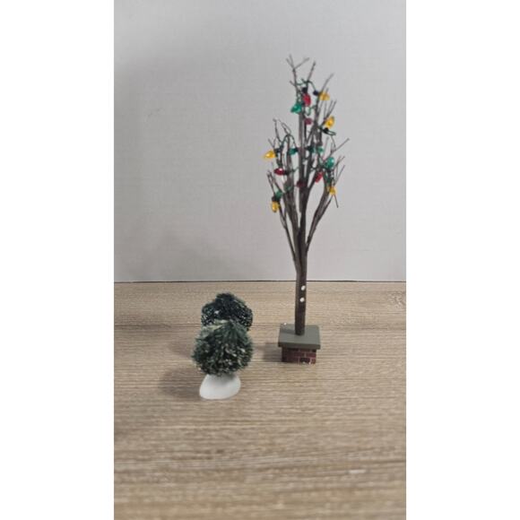 Dept. 56 Christmas In The City Christmas Treasures Anywhere Lighting #56.59240 - Picture 6 of 8